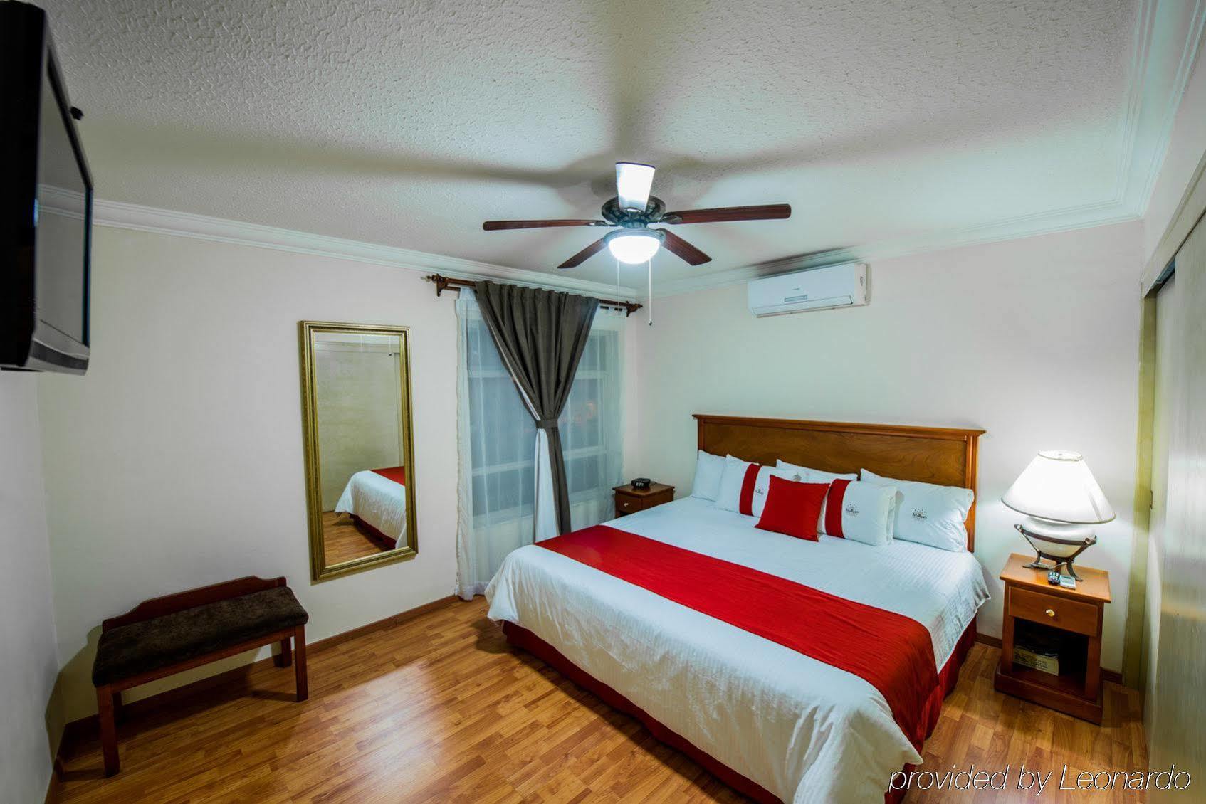 Del Marques Hotel And Suites Guadalajara Eksteriør billede